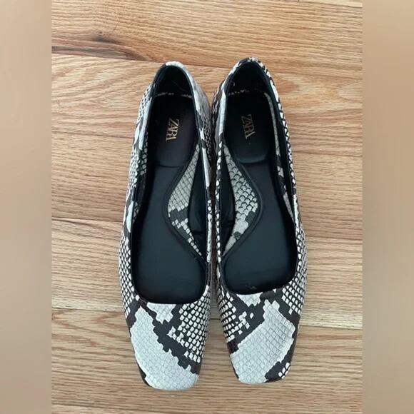 Like New- Zara Animal Print Leather Ballerinas Black and White - 37 - Picture 7 of 7